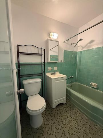 1616 Michigan Avenue 15, Miami Beach, FL 33139