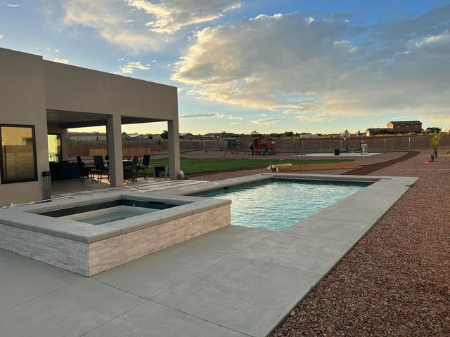 1841 17TH Avenue SE, Rio Rancho, NM 87124