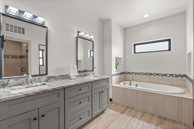 1841 17TH Avenue SE, Rio Rancho, NM 87124