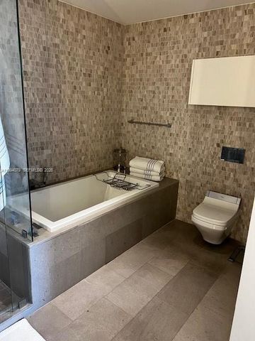 68 SE 6th St 3108, Miami, FL 33131