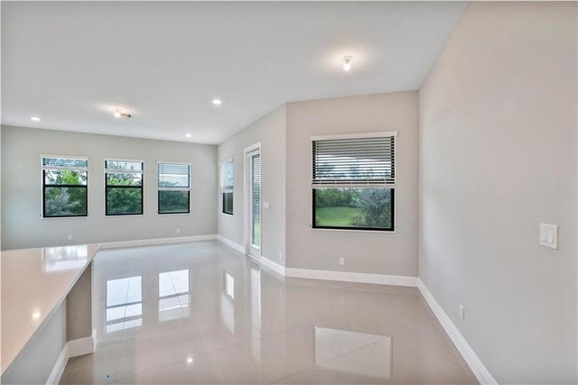 12135 E Baypoint Circle, Parkland, FL 33076