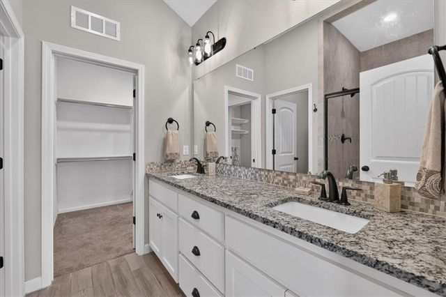 1829 NE Riley Drive, Lee's Summit, MO 64086