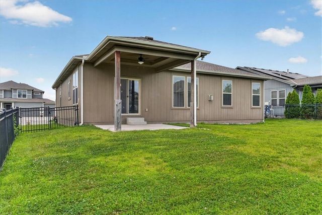 1829 NE Riley Drive, Lee's Summit, MO 64086
