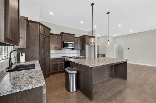 1829 NE Riley Drive, Lee's Summit, MO 64086