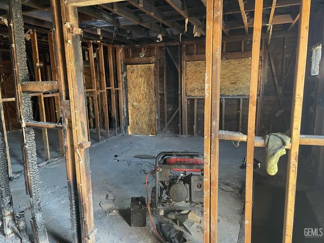 910 S Baker Street, Bakersfield, CA 93307