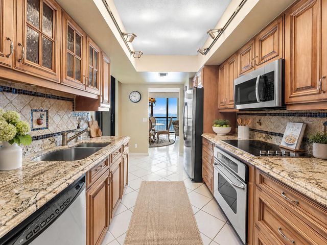4050 N Ocean Avenue 401, Singer Island, FL 33404