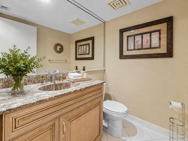 4050 N Ocean Avenue 401, Singer Island, FL 33404
