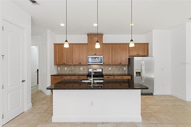 2447 YELLOW BRICK ROAD, St Cloud, FL 34772
