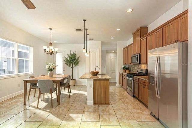 2447 YELLOW BRICK ROAD, St Cloud, FL 34772