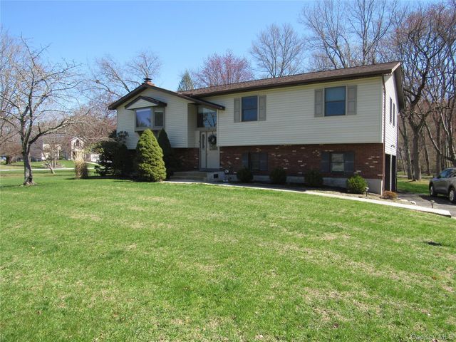 5 Hillside Road, Slate Hill, NY 10973