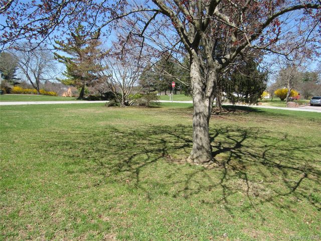 5 Hillside Road, Slate Hill, NY 10973