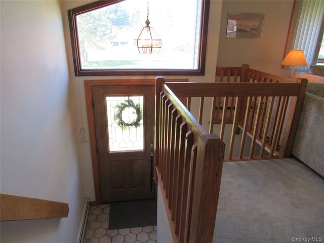 5 Hillside Road, Slate Hill, NY 10973