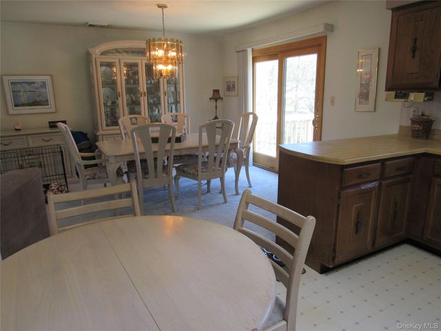 5 Hillside Road, Slate Hill, NY 10973