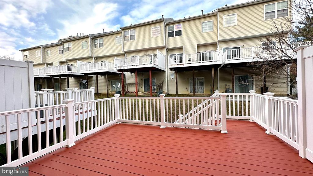 Image 28 of property listing at 14020 CASTLE RIDGE WAY #38, Silver Spring, MD 20904