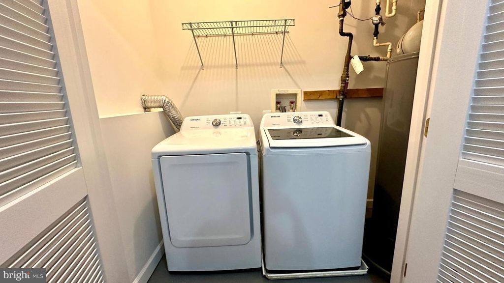 Image 30 of property listing at 14020 CASTLE RIDGE WAY #38, Silver Spring, MD 20904