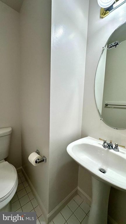 Image 7 of property listing at 14020 CASTLE RIDGE WAY #38, Silver Spring, MD 20904