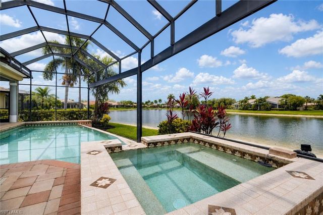 8983 Star Tulip CT, Naples, FL 34113