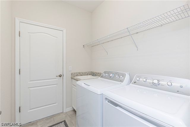 2079 Vermont LN, Naples, FL 34120