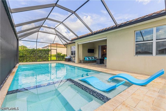 2079 Vermont LN, Naples, FL 34120