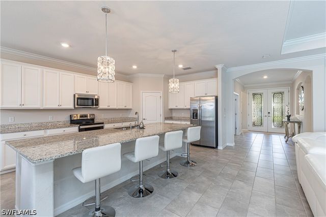 2079 Vermont LN, Naples, FL 34120