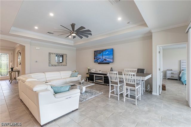 2079 Vermont LN, Naples, FL 34120