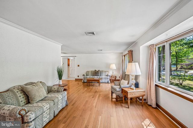 13 NORTHGATE DR, Voorhees, NJ 08043