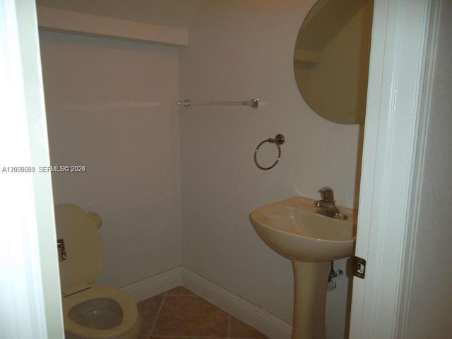 208 Lake Monterey Cir, Boynton Beach, FL 33426