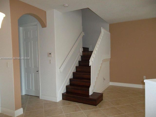 208 Lake Monterey Cir, Boynton Beach, FL 33426