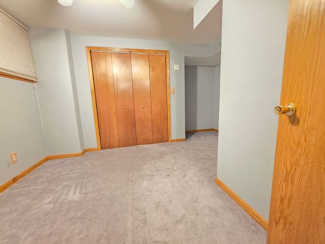 307 S Carriage Trail, Mchenry, IL 60050