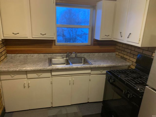 118 N Peters Street, Garrett, IN 46738