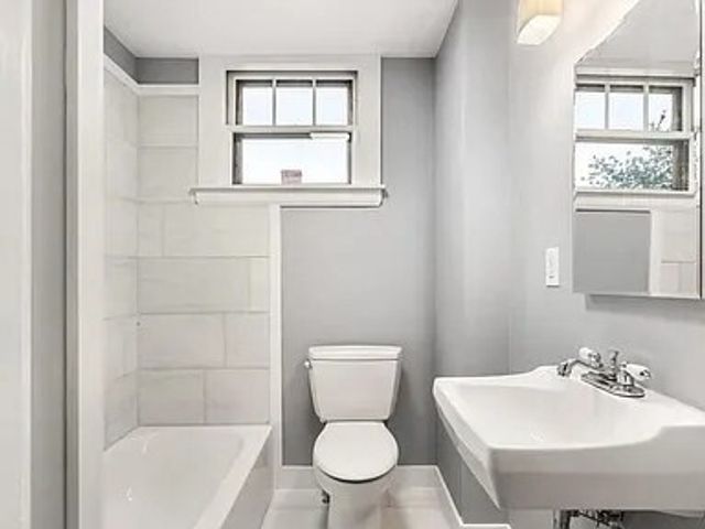 35 Lincoln Ave B, Marblehead, MA 01945