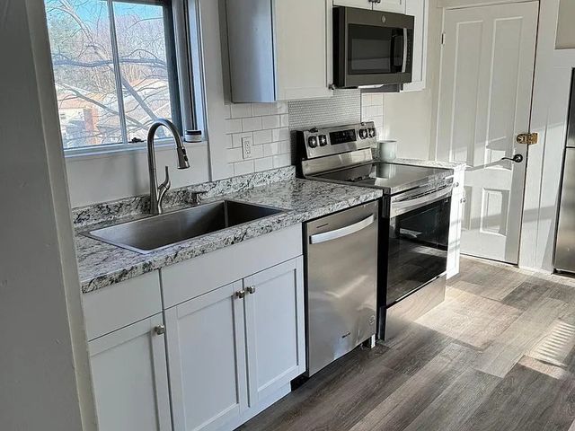 35 Lincoln Ave B, Marblehead, MA 01945