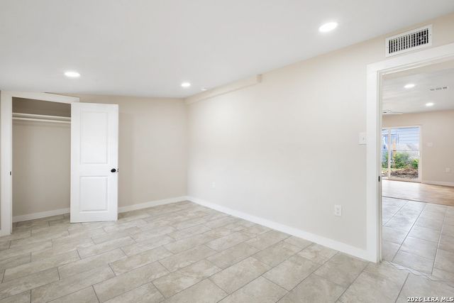306 WESTMORELAND DR, San Antonio, TX 78213