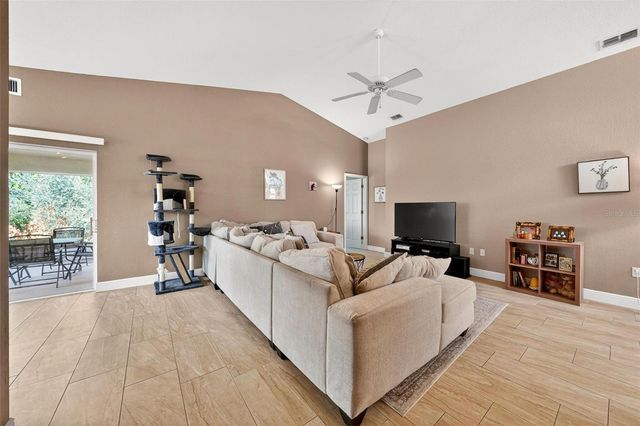 203 ASHLEY LOOP, Davenport, FL 33837