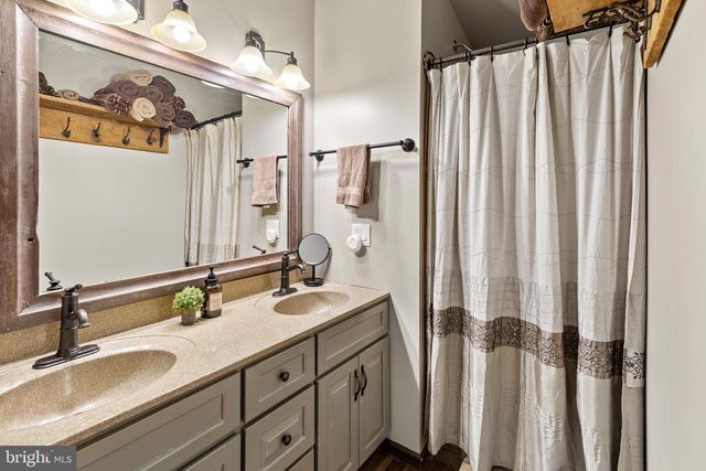 491 SHEEP HILL RD, Newmanstown, PA 17073