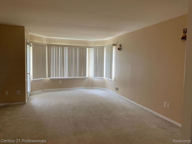 15140 Rivercrest Drive, Sterling Heights, MI 48312