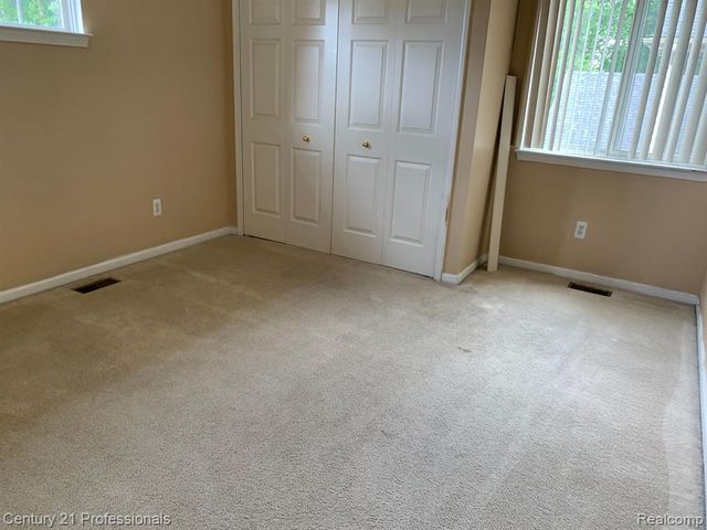 15140 Rivercrest Drive, Sterling Heights, MI 48312