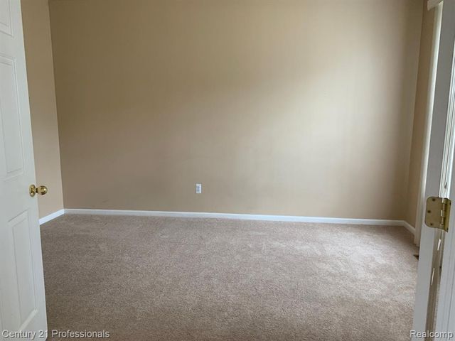 15140 Rivercrest Drive, Sterling Heights, MI 48312