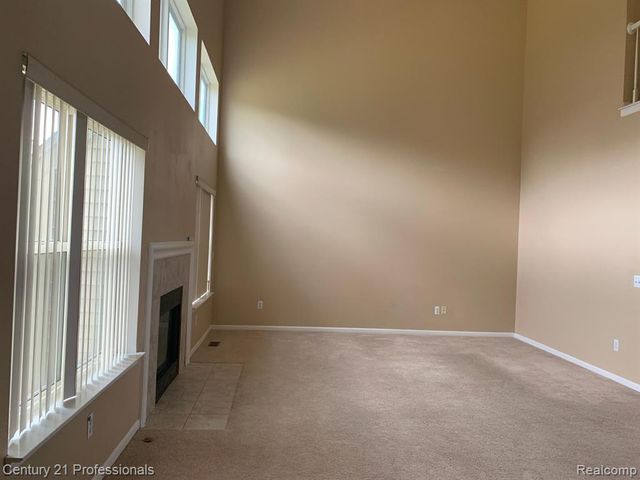 15140 Rivercrest Drive, Sterling Heights, MI 48312