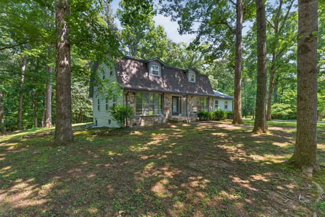 466 Willow Oak Dr, Winchester, TN 37398