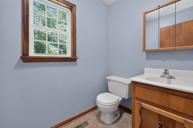 466 Willow Oak Dr, Winchester, TN 37398