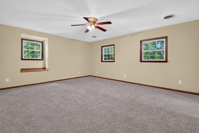 466 Willow Oak Dr, Winchester, TN 37398