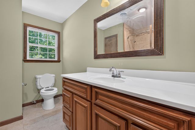 466 Willow Oak Dr, Winchester, TN 37398