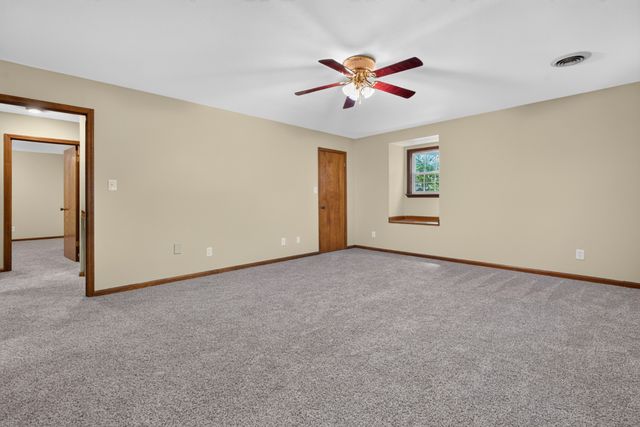 466 Willow Oak Dr, Winchester, TN 37398