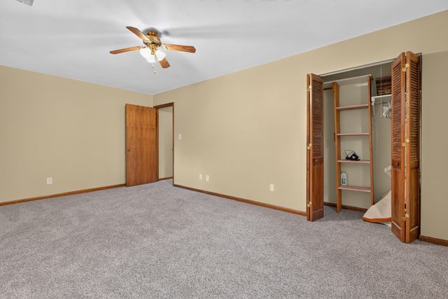 466 Willow Oak Dr, Winchester, TN 37398