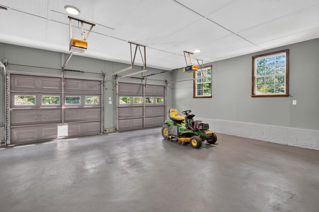 466 Willow Oak Dr, Winchester, TN 37398
