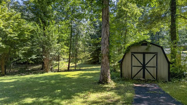 466 Willow Oak Dr, Winchester, TN 37398
