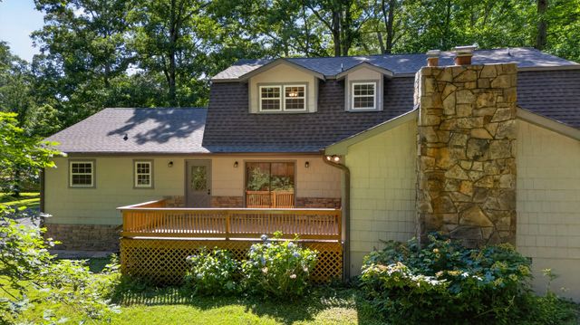 466 Willow Oak Dr, Winchester, TN 37398