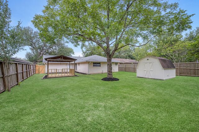 2012 Isla Drive, Pearland, TX 77581