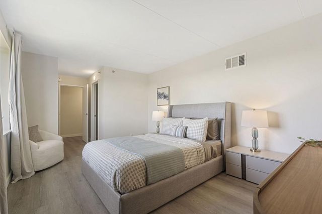 2460 Peachtree Road NE 201, Atlanta, GA 30305